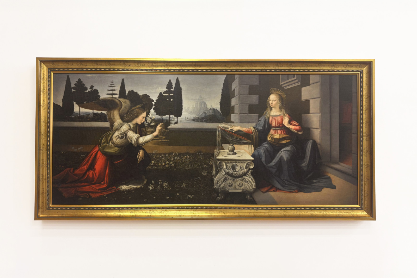 Italy Tuscany Florence, Uffizi Gallery: The Annunciation, Painting by Leonardo da Vinci (1452-1519), Oil on wood, ca. 1472-1475, 98x217 cm   1463941   ja       japanese Successfully Translated  Original: A View of the French Raft, as seen Afloat at St. Mal - Leonardo da Vinci