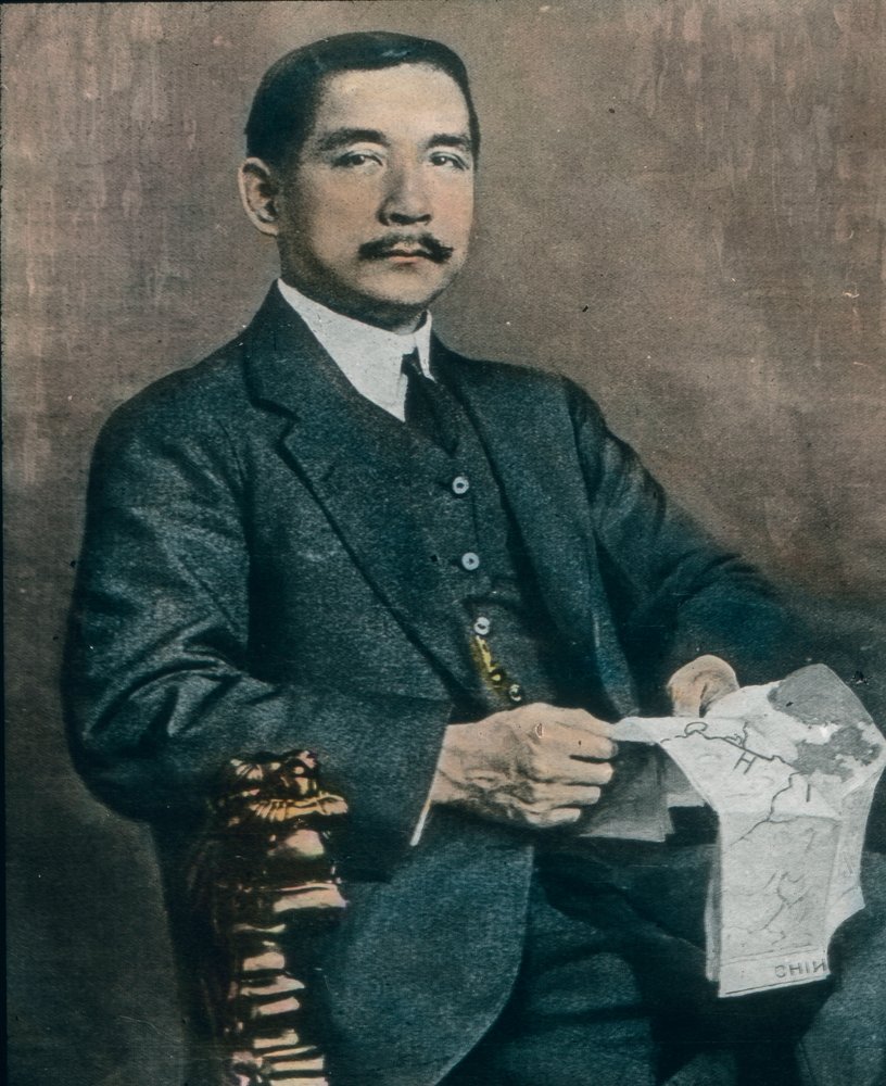 中華民国初代主席、孫文（1906-1967）の肖像 1912年頃（写真）