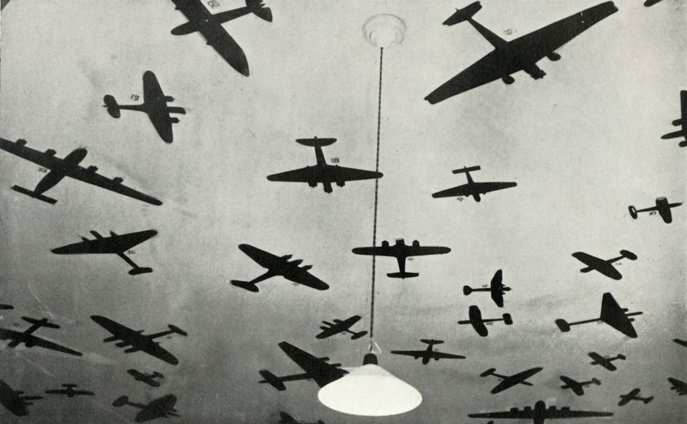 軍用機のシルエット 1941年の第二次世界大戦中にRAF訓練学校で。