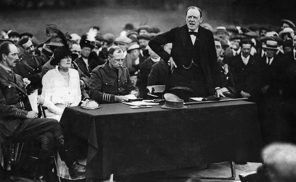 1918年-1945年　ウィンストン・チャーチルの演説　レコード イギリス、エンフィールドでの演説中のウィンストン・チャーチル
