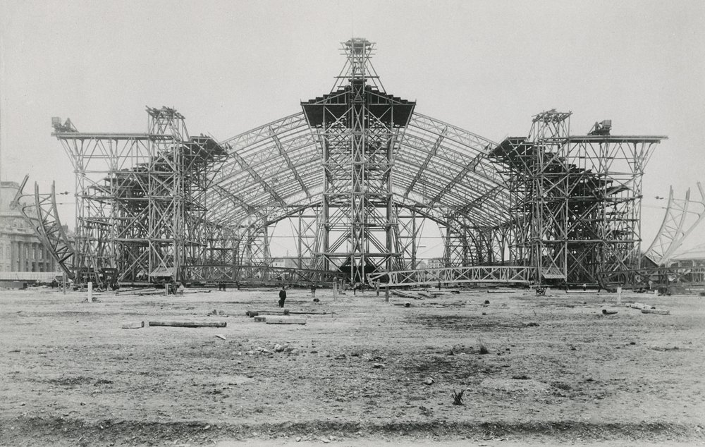 1889年の万博博覧会のためのGalerie des Machinesの構築 作： フランスの写真家