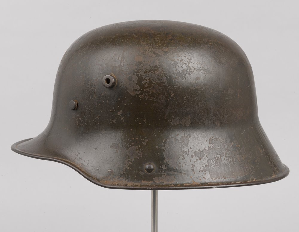 The History of the Steel Helmet　軍用　ヘルメット Amazon.co.jp: 第二次世界大戦の軍隊のファンは、レザーライナー