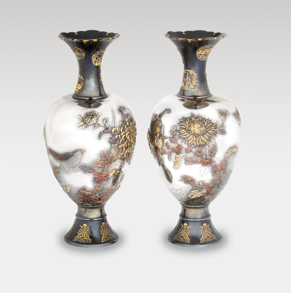 19世紀後半の明治時代の尾関工房花瓶（金と銅の陶磁器）