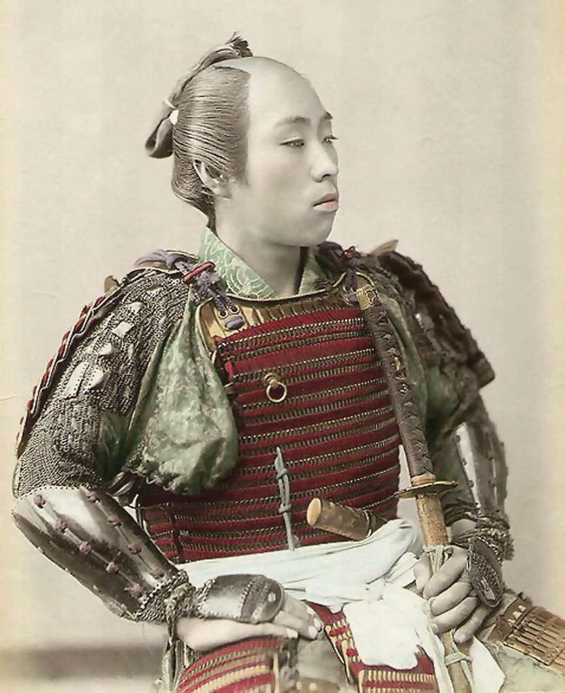 全身武装で武装した旧日本武士の肖像、1890年（手描きの卵白写真）