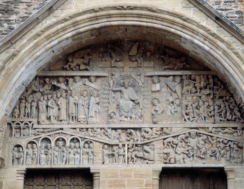 彫刻画 最後の審判のティンパヌムの眺め、楽園と地獄の間のキリスト（彫刻