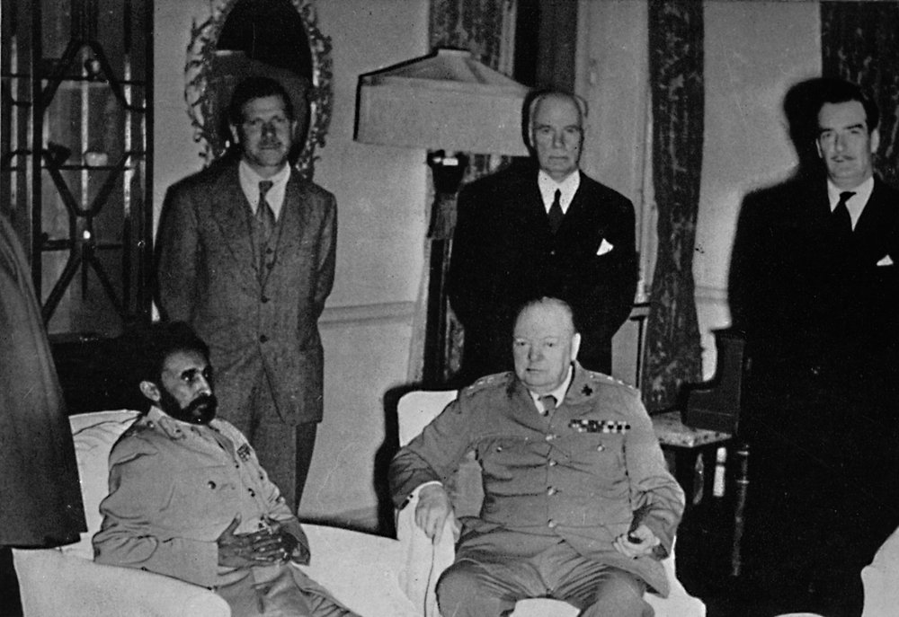 カイロのチャーチルとエチオピア皇帝、ハイレセラシー、1943年、1945年。 作： 不明