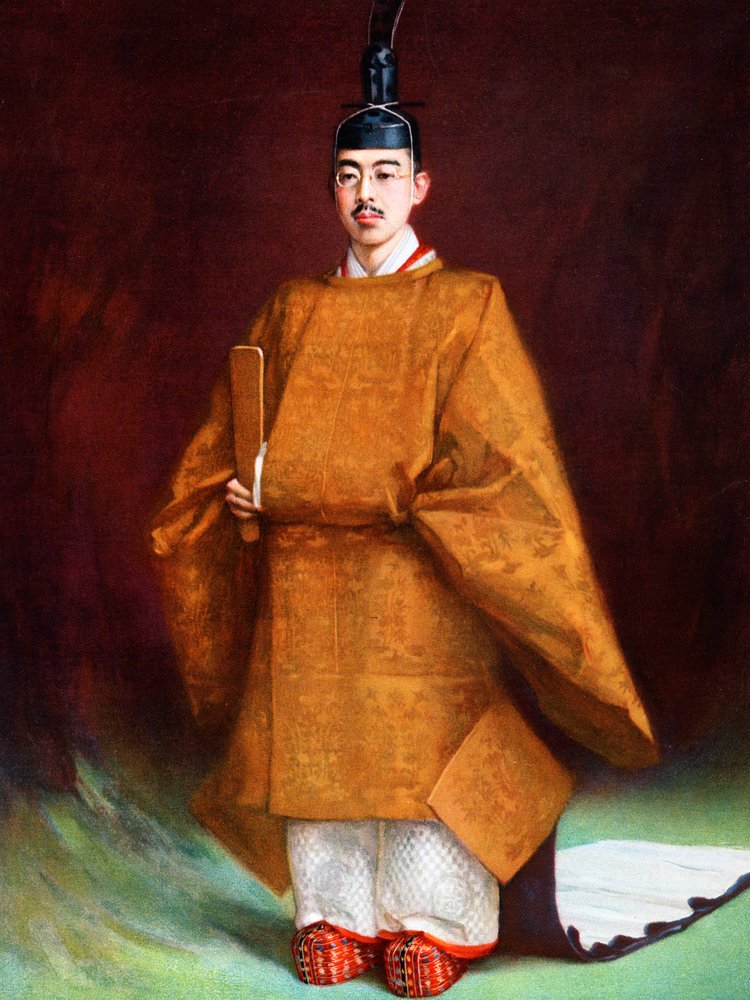 戴冠装束を身に着けた昭和天皇、1924-1926年頃