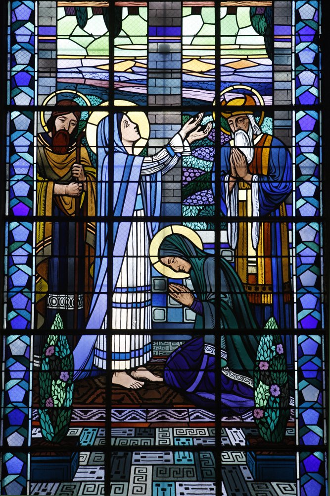 カトリックのノートルダム・デュ・ロゼール教会のステンドグラス：訪問