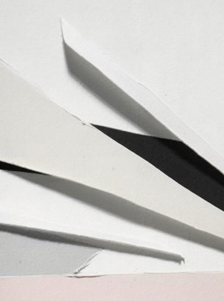 影を帯びた幾何学的なひだ 作： 