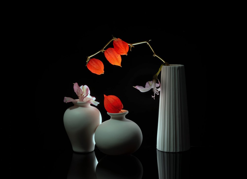 優雅な花の静物画 作： 