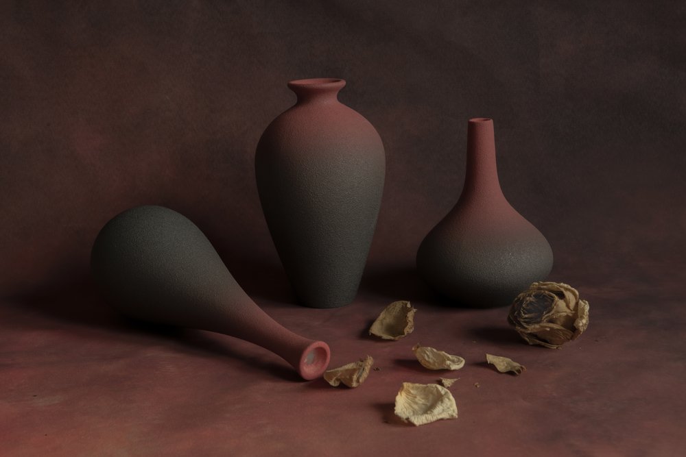 優雅な陶器の静物画 作： 