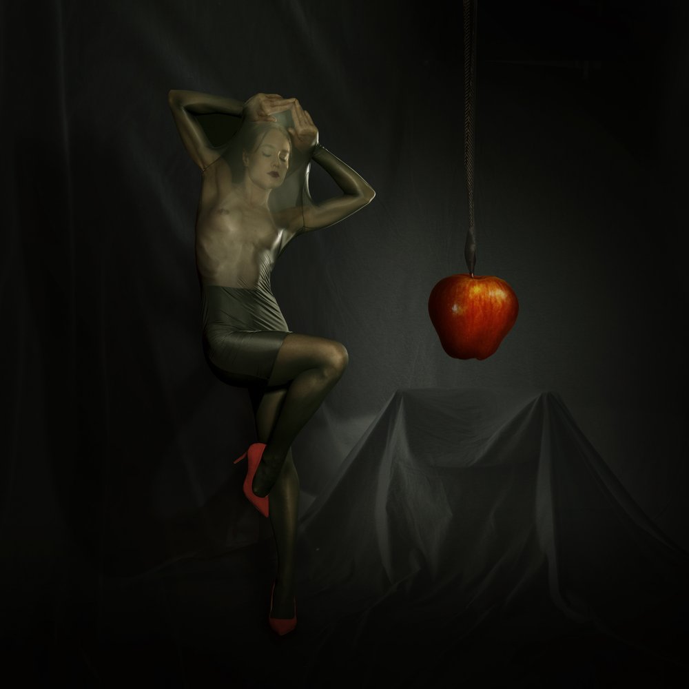  作： 