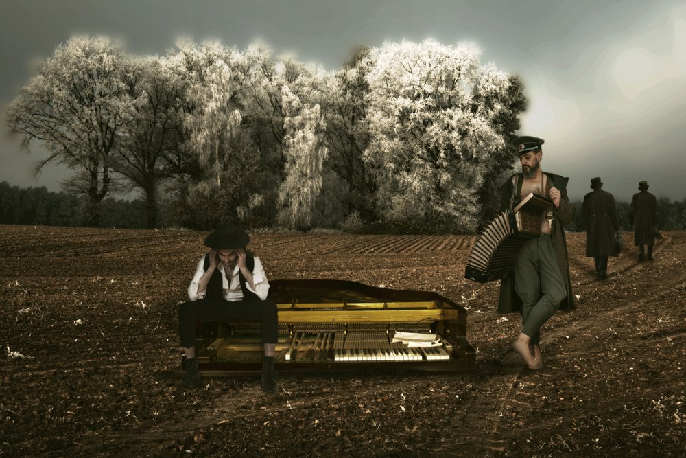  作： 