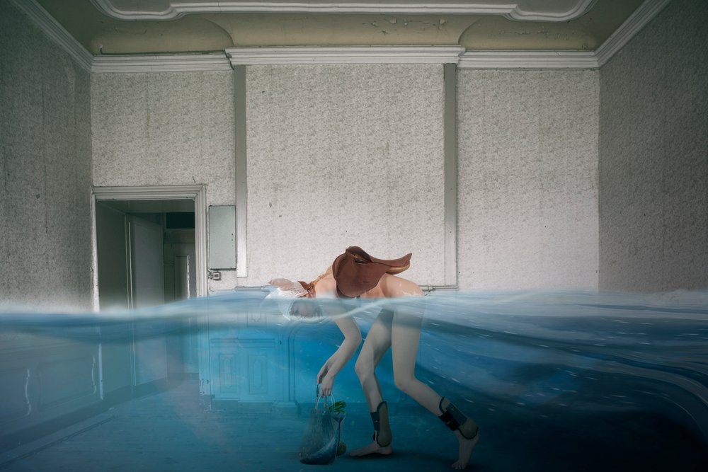  作： 