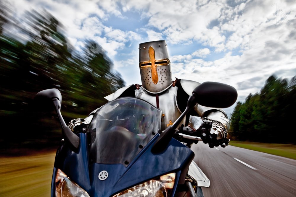バイクに乗った騎士 作： 