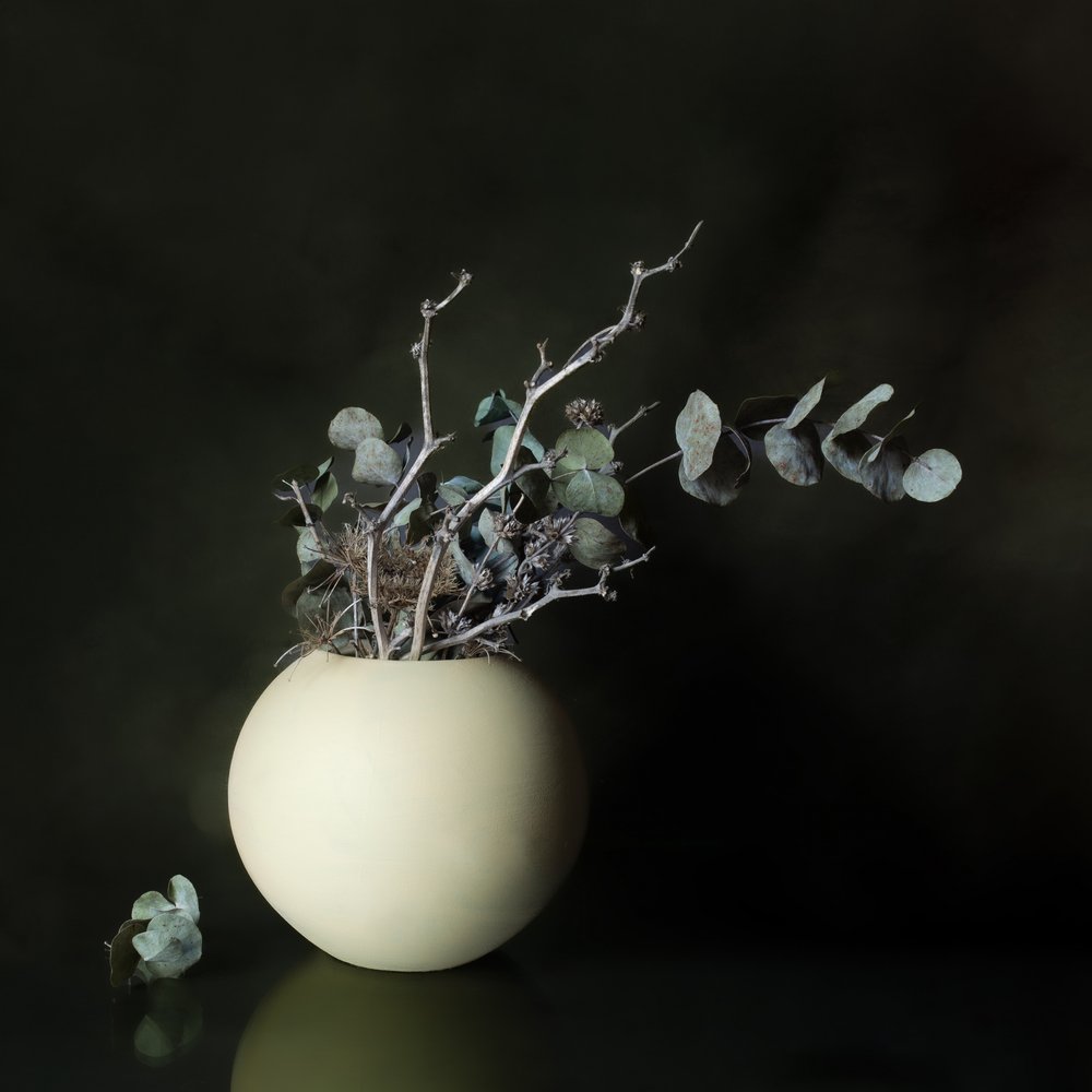 静かなユーカリの花瓶 作： 