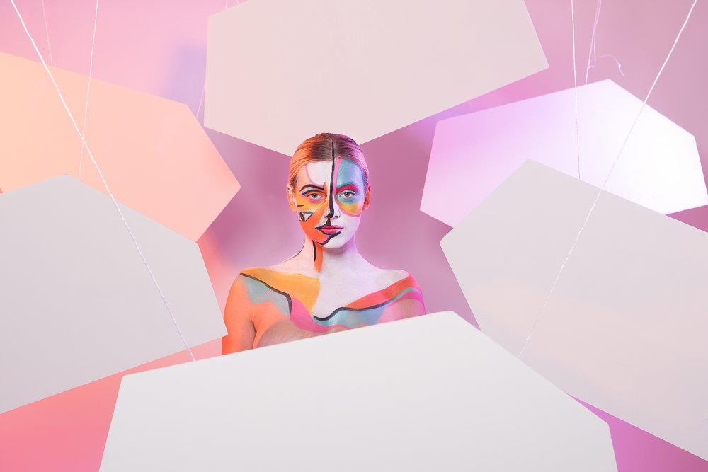  作： 