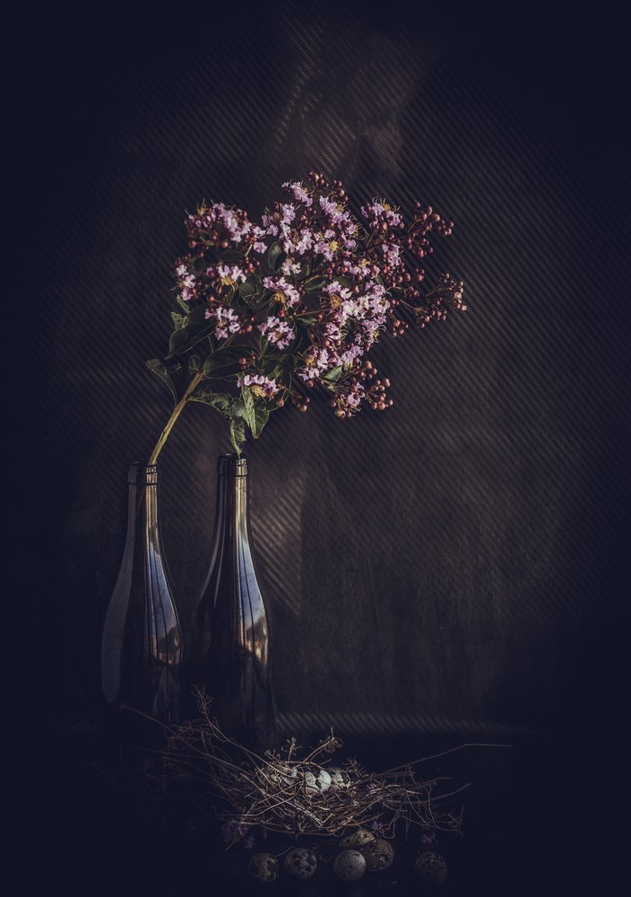 素朴な花の静物画 作： 
