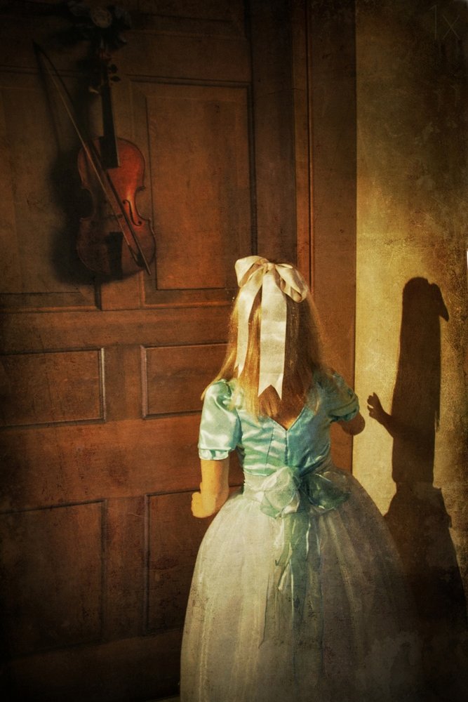 小さな女の子の玄関 作： 