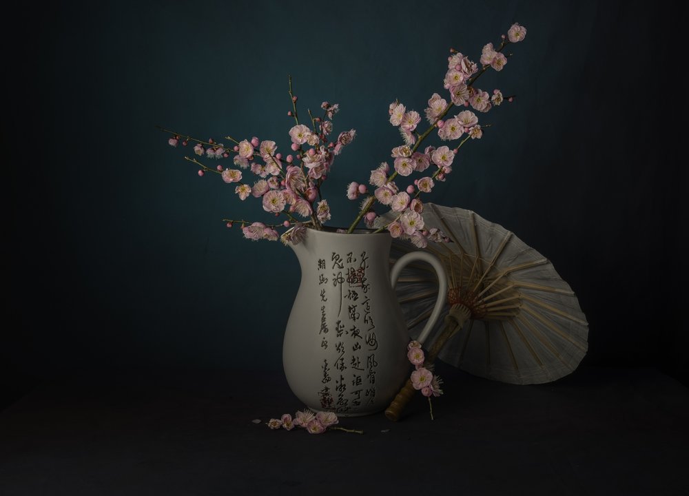 「東洋のピンクの花々」の静物画 作： 