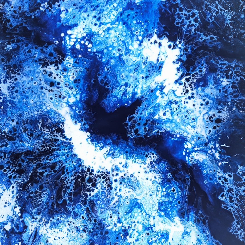 深藍の海の流れ 作： 