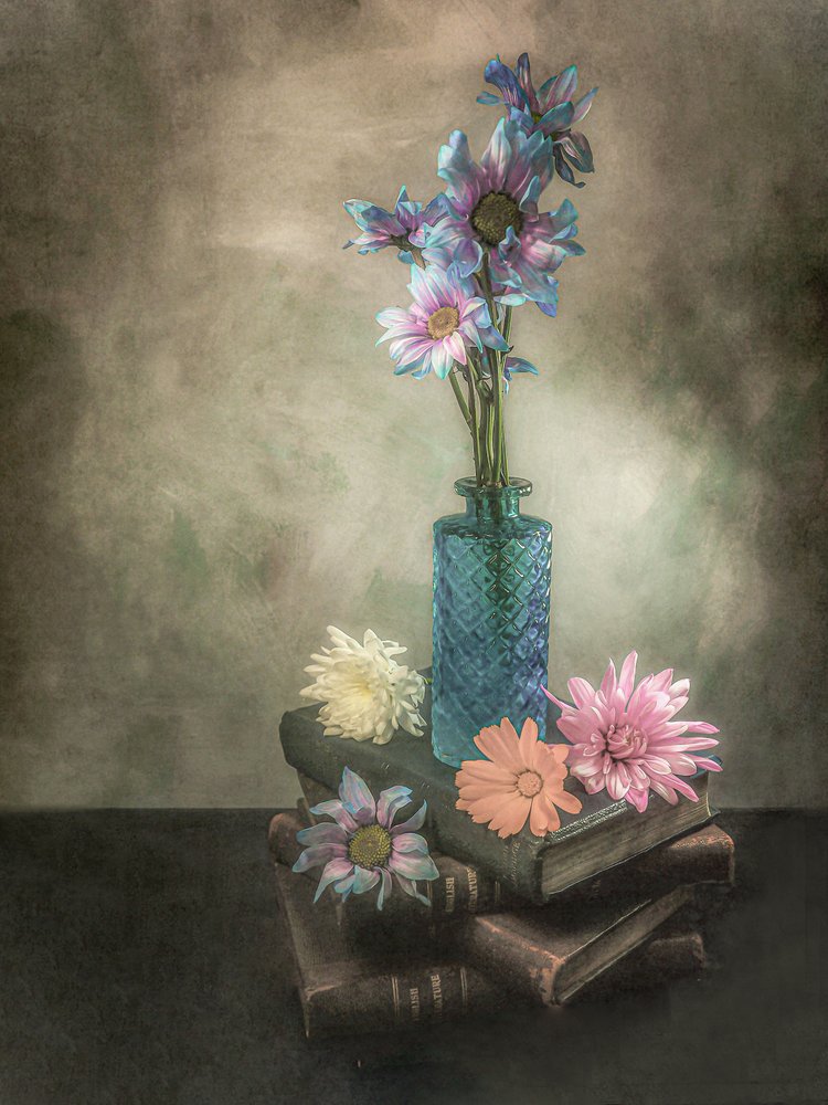 ヴィンテージの花と本 作： 