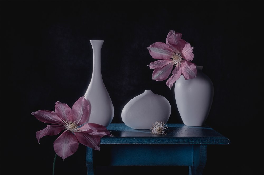 優雅な花の静物画 作： 