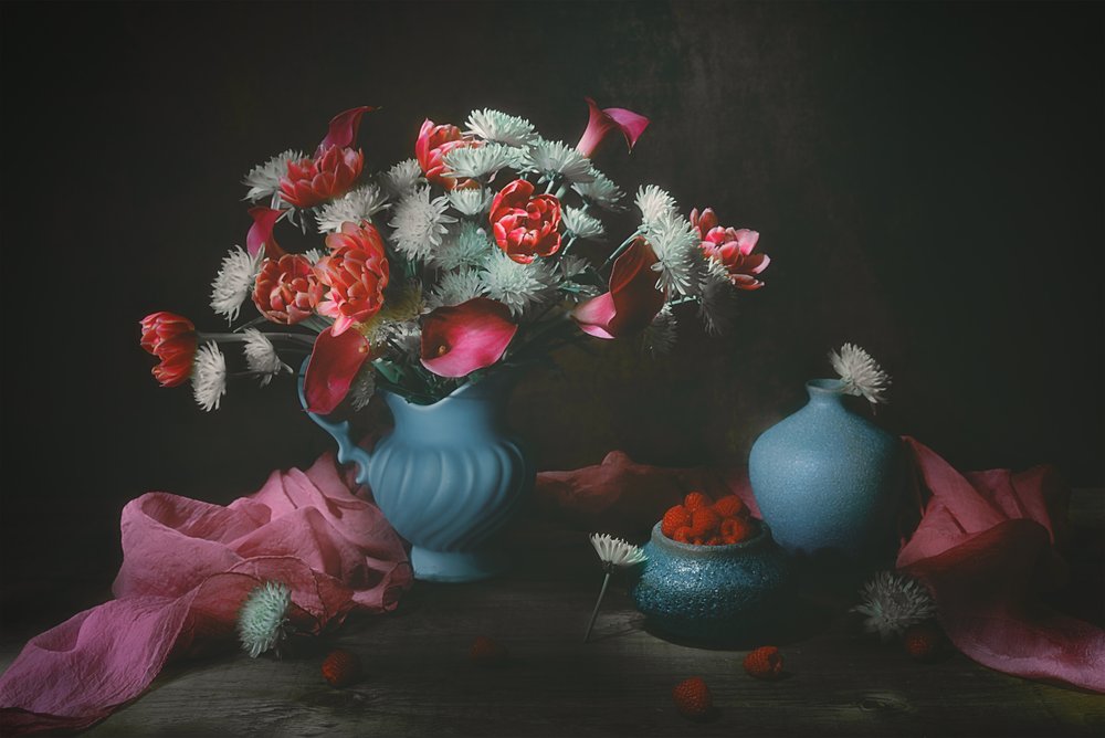 ムーディな花の静物画 作： 