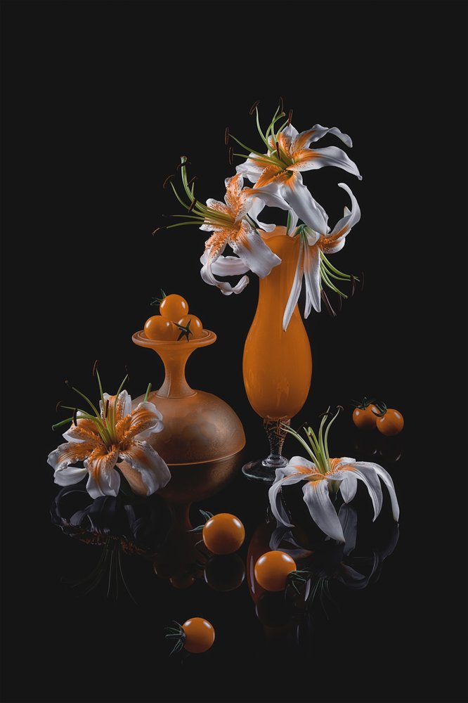 オレンジ色のユリの静物画 作： 