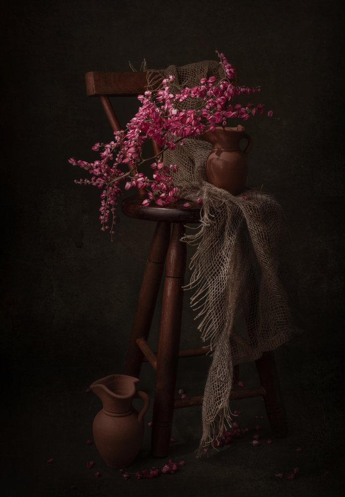 ムーディ・ピンクの花々 作： 