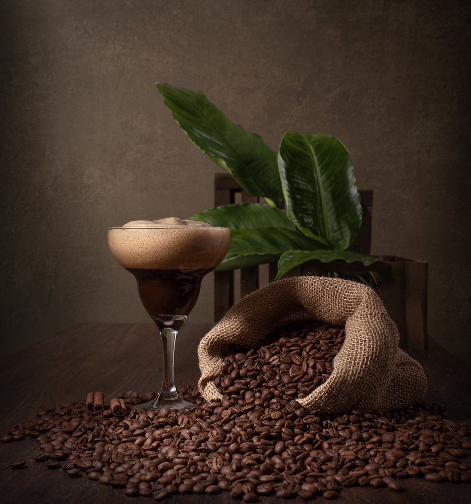 濃厚なコーヒーの静物画 作： 