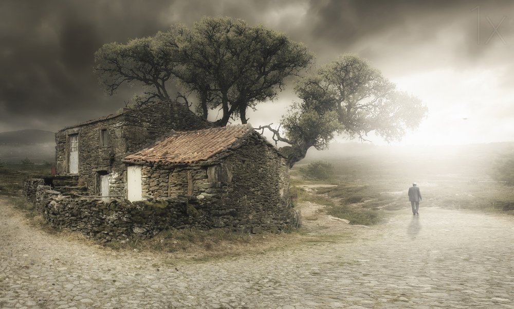 古き家 霧の旅 作： 