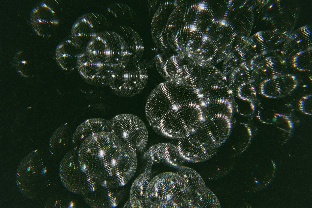  作： 