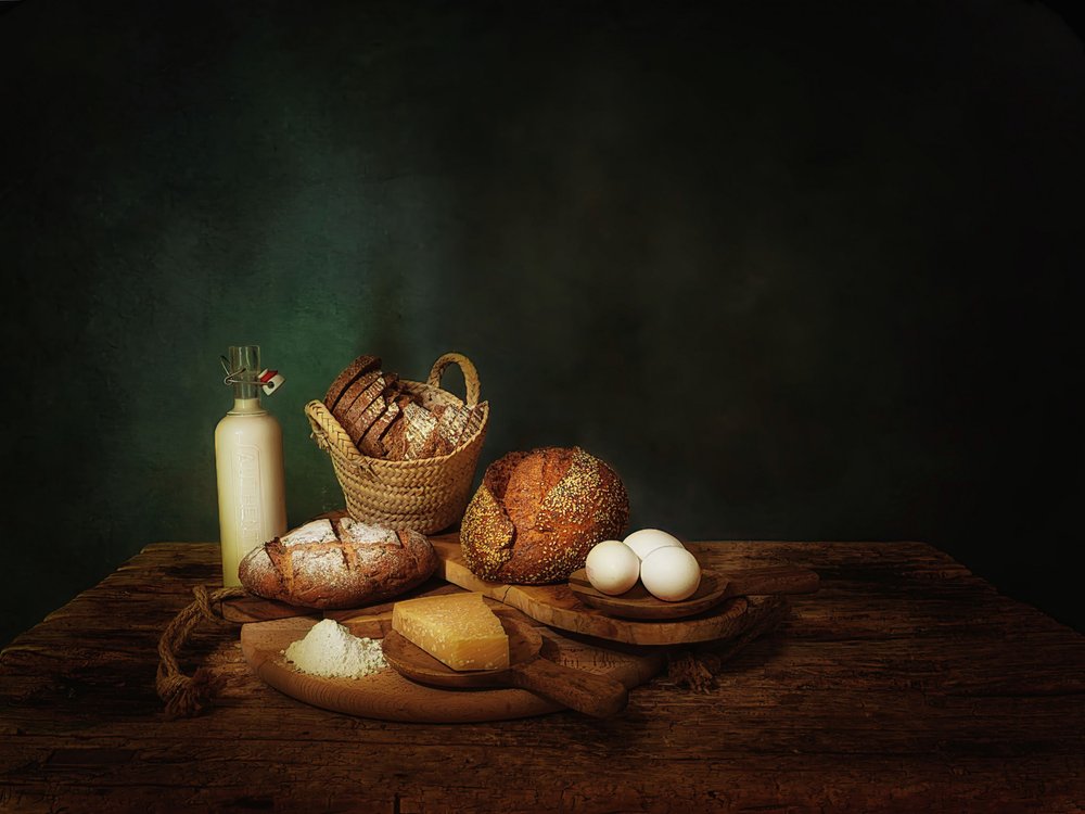 素朴なパン屋の静物画 作： 