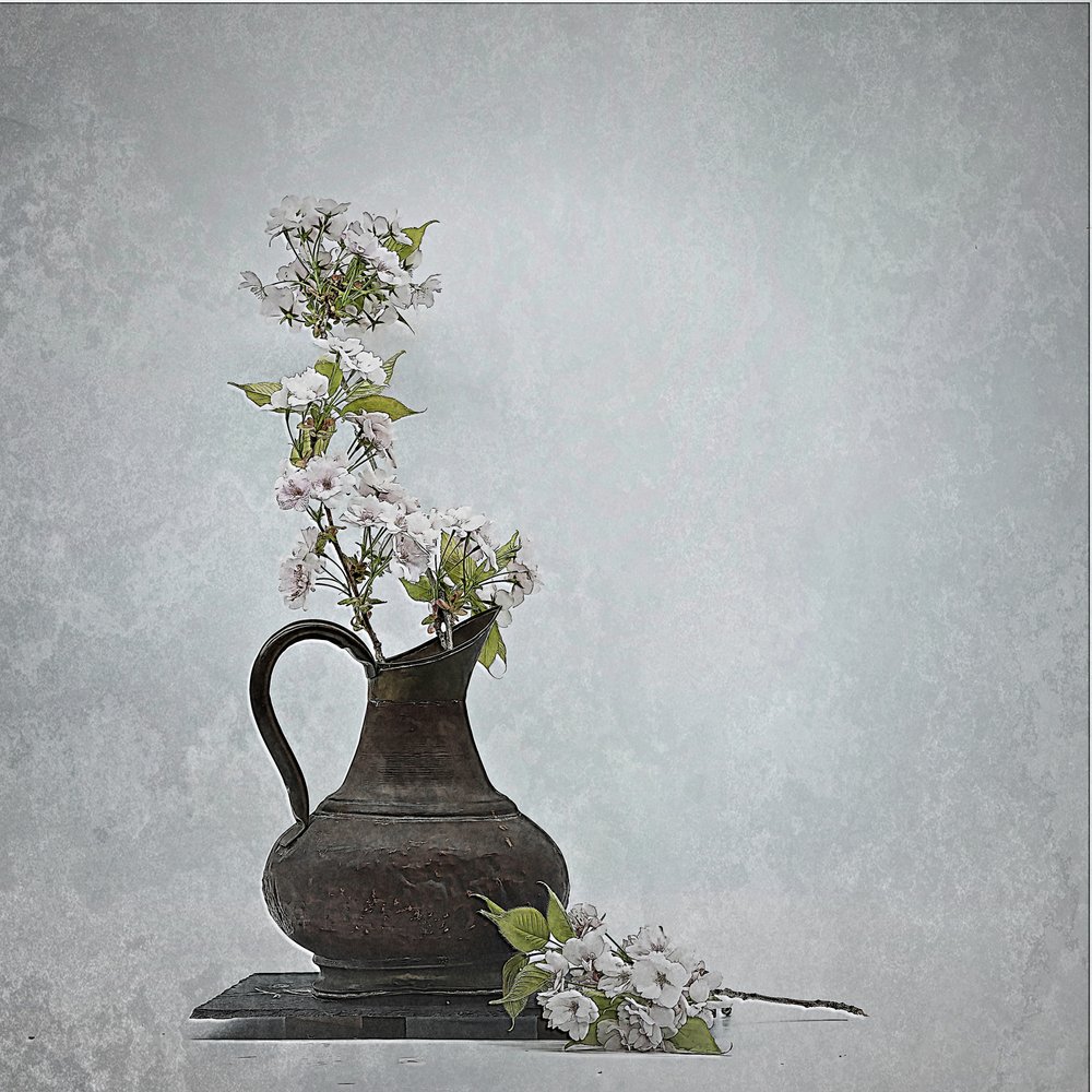 素朴な花瓶 作： 