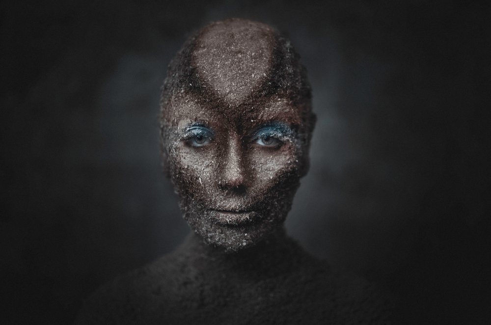  作： 