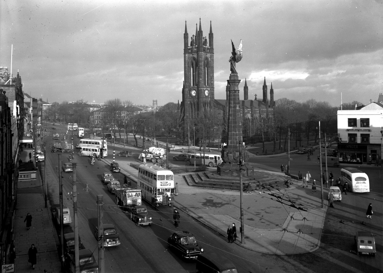 ヘイマーケットとセントトーマス教会の眺め、ニューカッスルアポンタイン、1956年1月（bw写真） 作： 不明不明