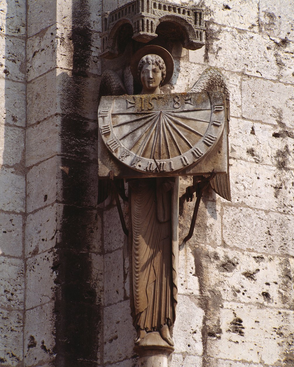 ゴシック美術。「文字盤上の天使の表現」 シャルトル・ノートルダム大