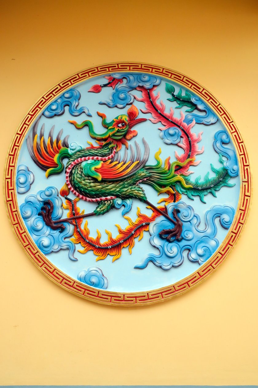 スンフンパゴダ。中国のフェニックスの彫刻。フーコック。ベトナム。 作： 不明