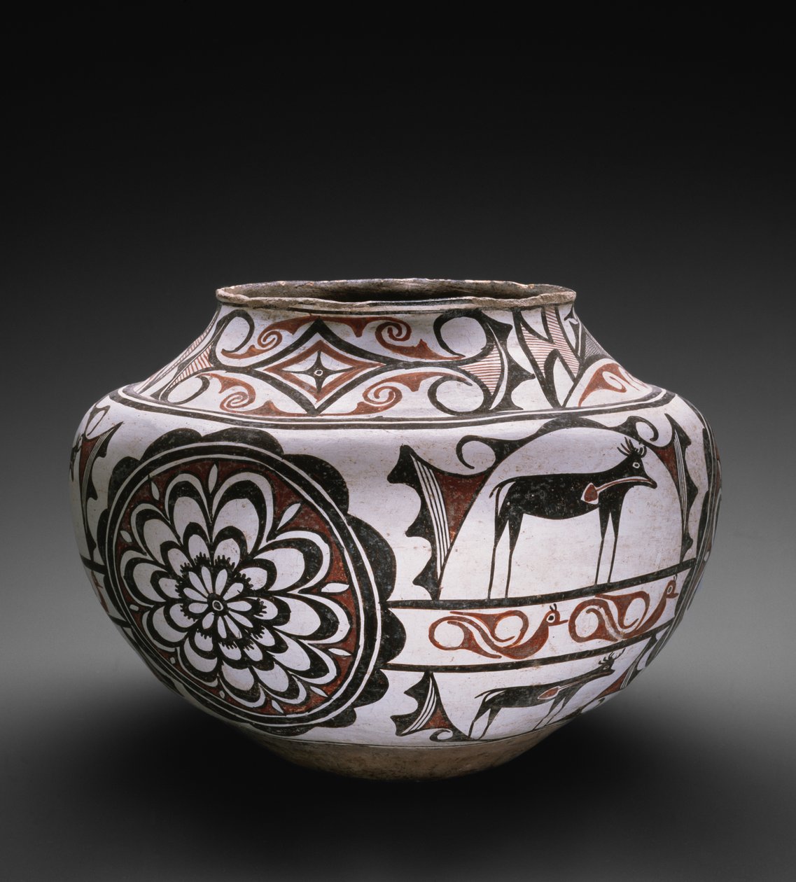 鹿、鳥、ロゼットのズニプエブロ瓶、1880-85年（陶器、多色スリップペイント） 作： アメリカの学校