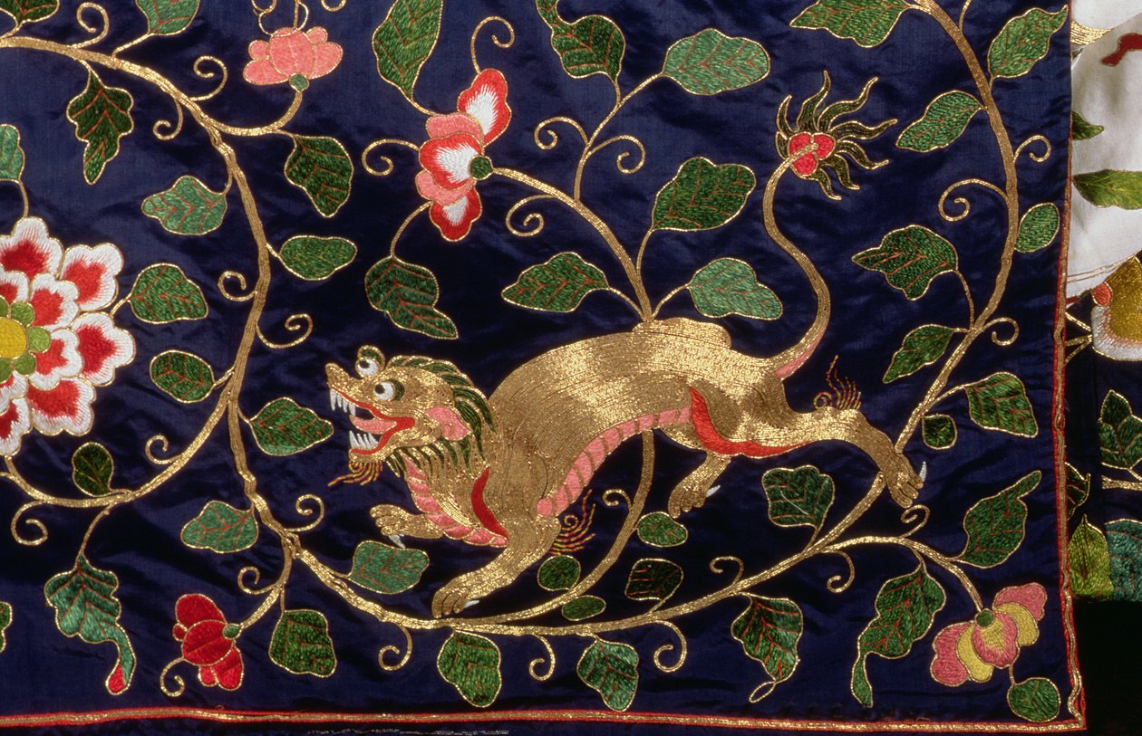 ドラゴンと定型化された花と葉、国のベッドからの中国刺繍の吊り下げの詳細（刺繍）（32321の詳細） 作： 英語学校