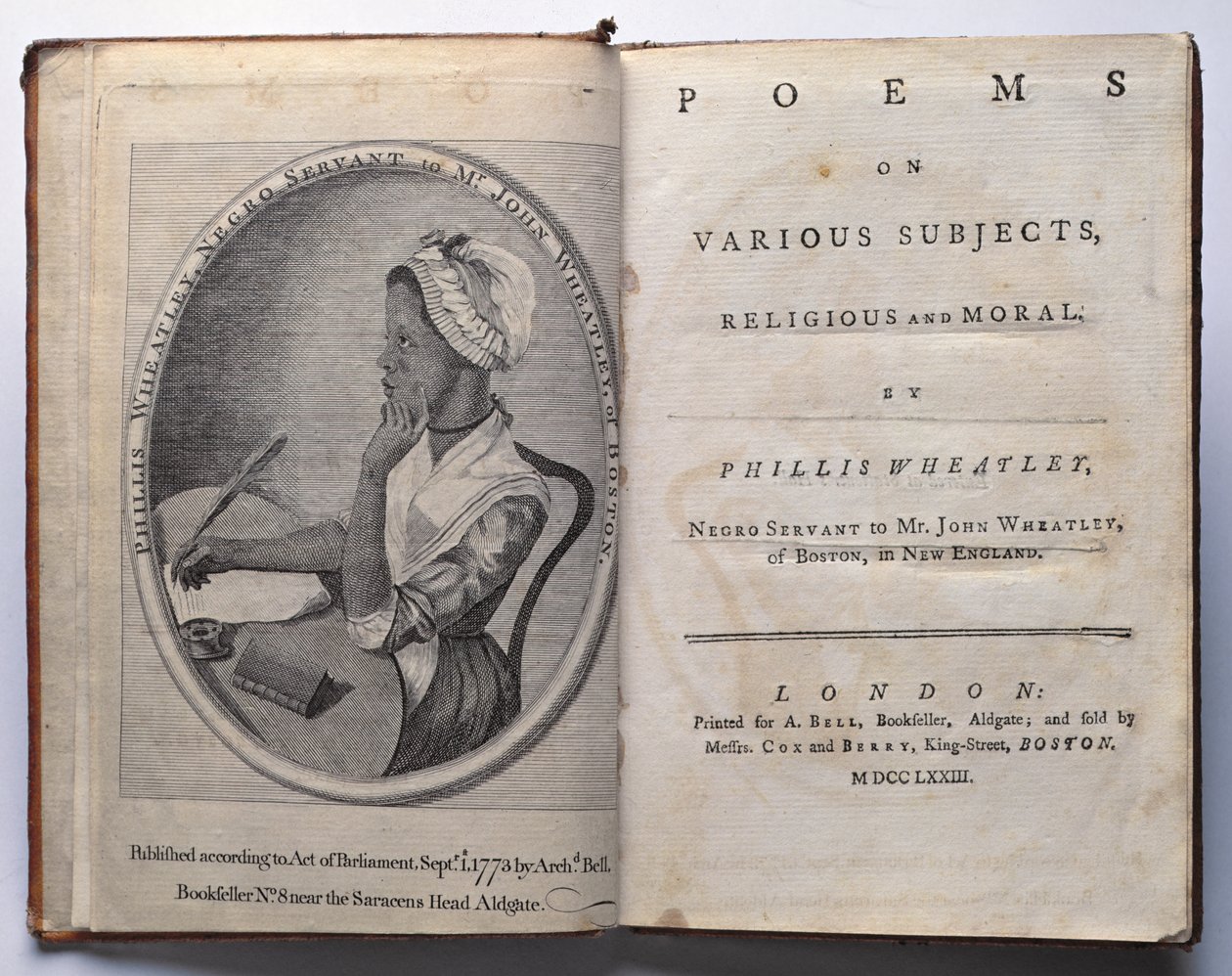 Archibald Bell、ロンドン、1773年に出版されたPhillis Wheatleyによる、宗教と道徳のさまざまな主題に関する詩の口絵とタイトルページ 作： 英語学校