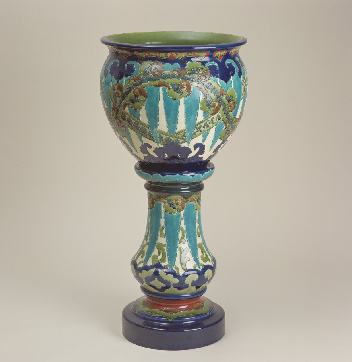ジャルディニエールby Burmantofts Pottery、Leeds、1890-1904（ceramic） 作： 英語学校