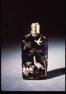 香りのボトル、ブロー、カット、エナメル、金メッキ、ブリストル、1770年頃（ガラス） 作： 英語学校