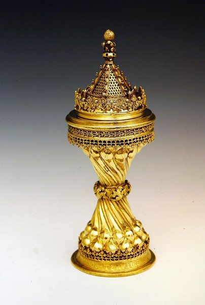 ワーデンヒルズソルト、ニューカレッジに贈られたc.1475-94（銀の金箔）（98508も参照） 作： 英語学校