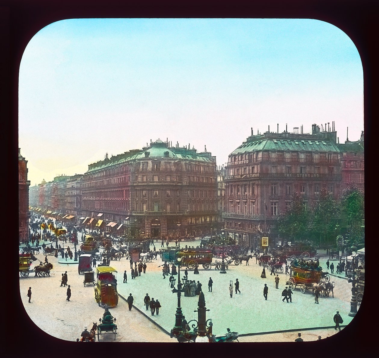 パリ万博：オペラ広場、1900年（ランタンスライド） 作： フランスの写真家