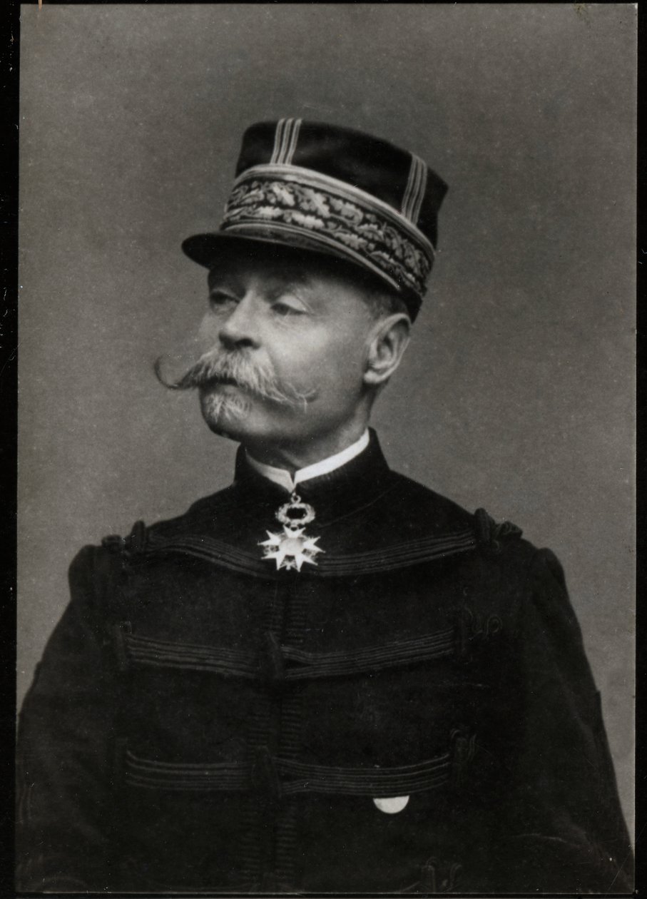 フランスの大将で政治家のエミールオーギュストフランソワズルリンデン（1837-1929）の肖像。 作： フランスの写真家
