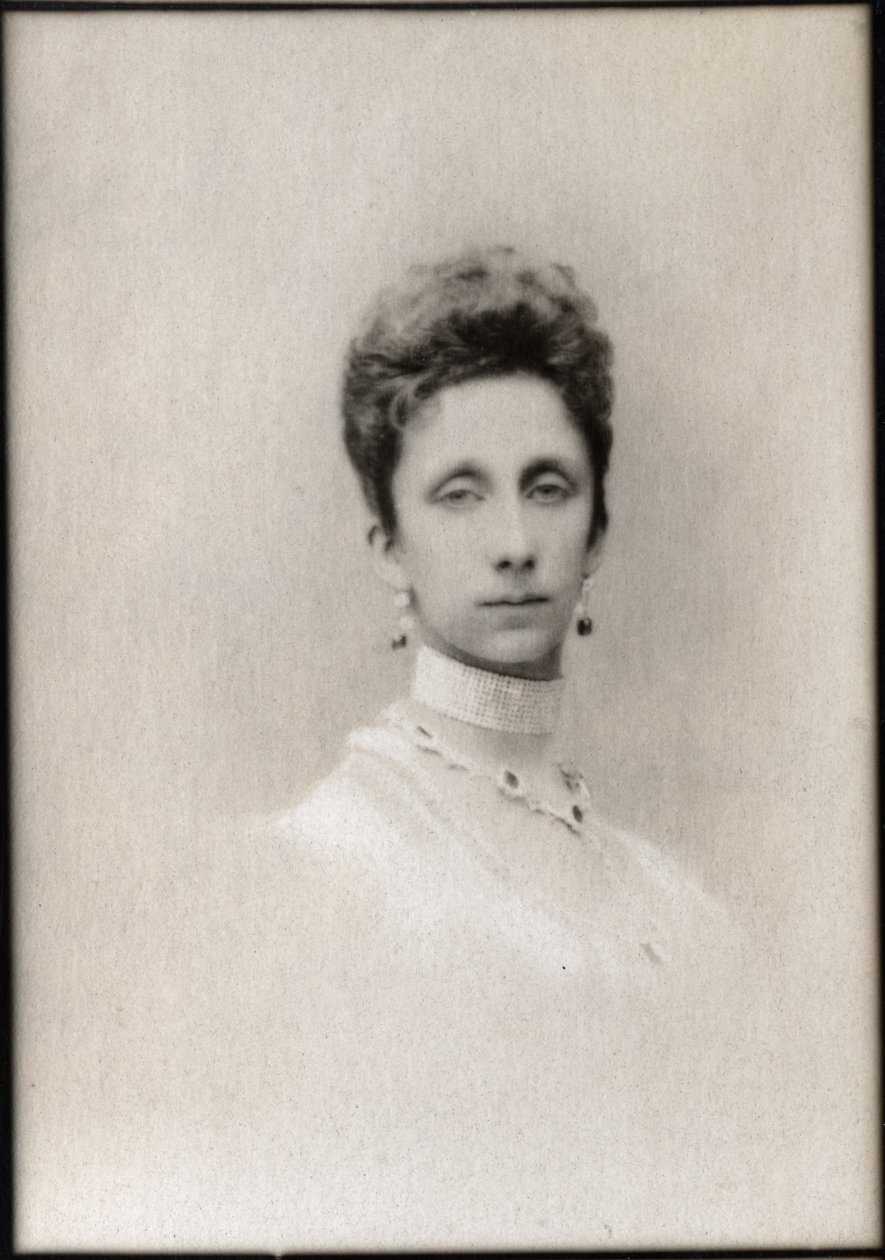 ブルボンの王女の配偶者であるブルボンパルマ（1870〜1899年）のマリアルイーザ王女の肖像画。 作： フランスの写真家