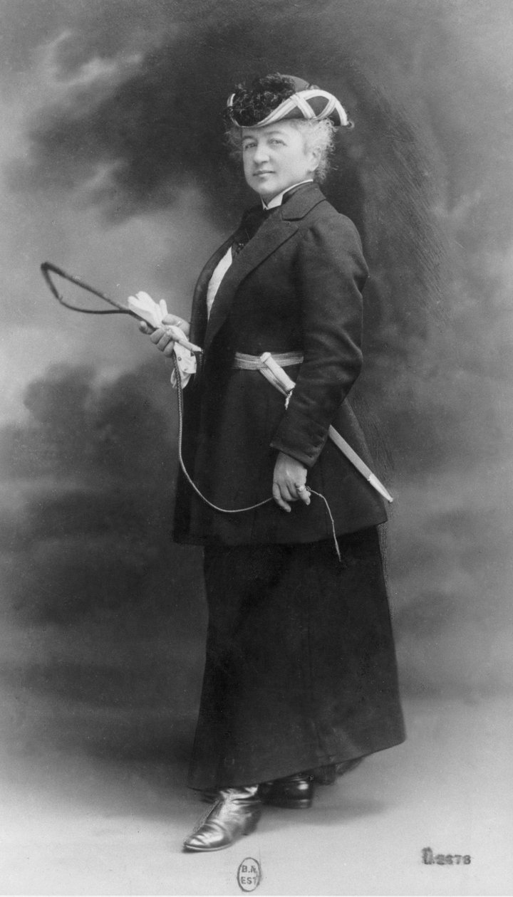 ユゼス公爵夫人の肖像 作： フランスの写真家
