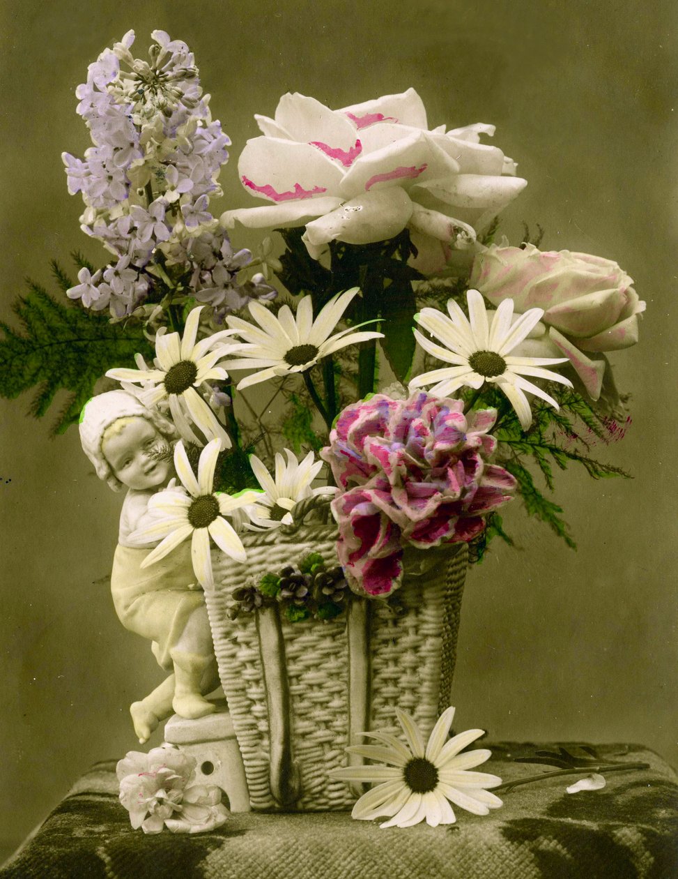 花のバスケット1898年頃（手彩色写真） 作： フランス語学校